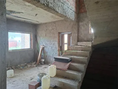 Vila la gri, 100 mp utili â€“ Magura | Teren 670 mp | Garaj - foto 9