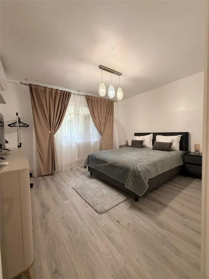 Prima Inchiriere! Centru Hala Centrala , 2 camere , totul nou ! - foto 1