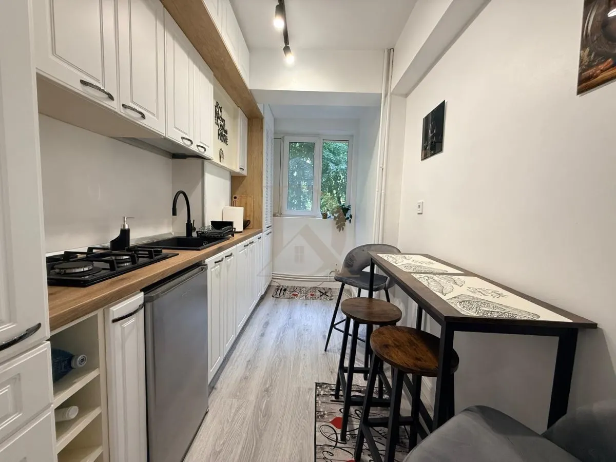Prima Inchiriere! Centru Hala Centrala , 2 camere , totul nou ! - foto 7