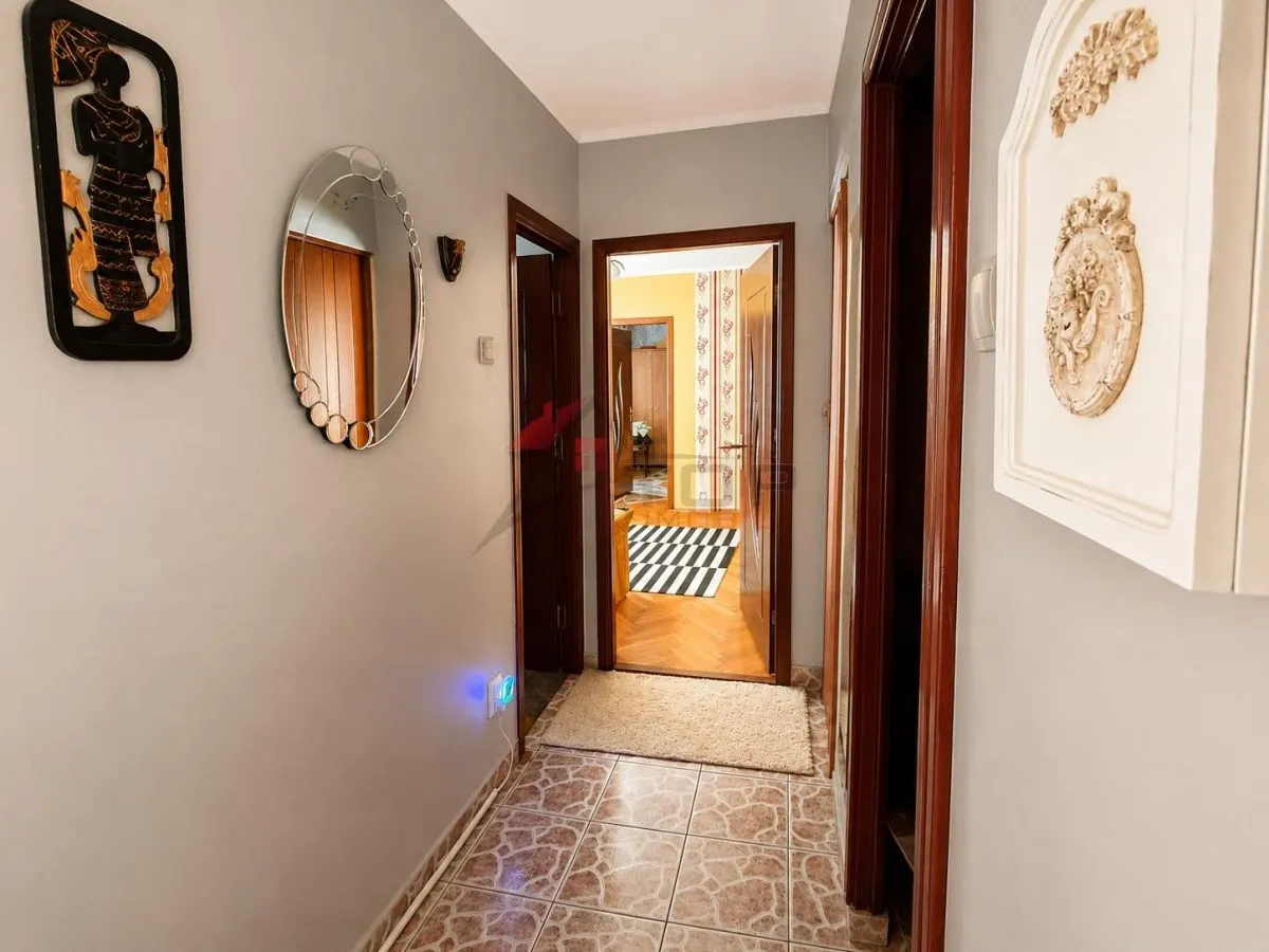 Vanzare apartament 3 camere - Podu Ros - bulevard etaj 2 - foto 8