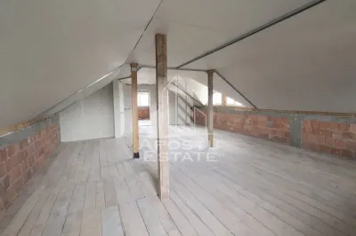 Casa individuala cu teren generos de 898 mp,Sag zona Centrala - foto 12