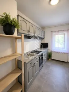 Apartament de vanzare cu 2 camere, semidecomandat, zona Dambovita - foto 2
