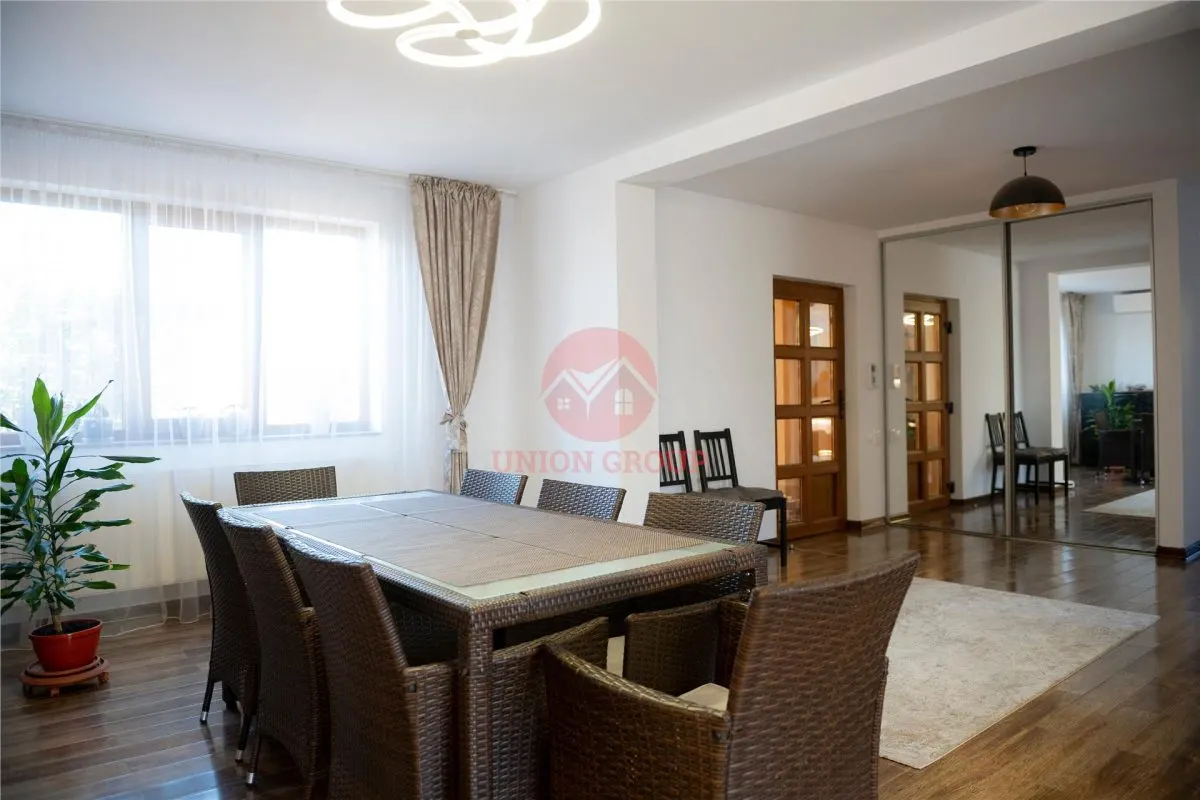 Casa Extraordinara în Lazu. Spatiu, Calitate și Confort la Superlativ - foto 10