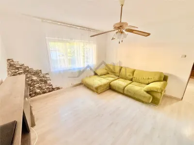 Apartament  2 camere,  semidecomandat, 56 mp - Zona Aradului - foto 2