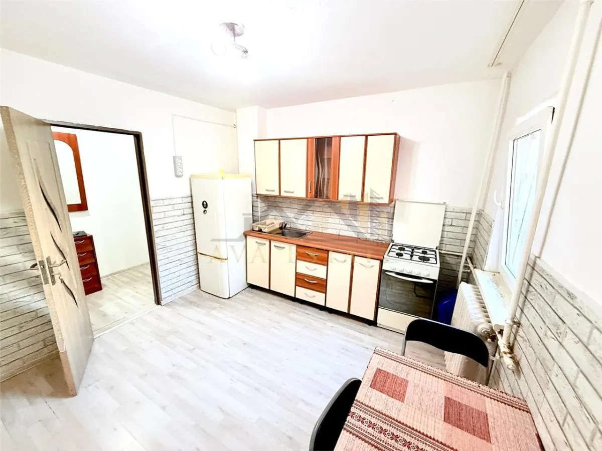 Apartament  2 camere,  semidecomandat, 56 mp - Zona Aradului - foto 4