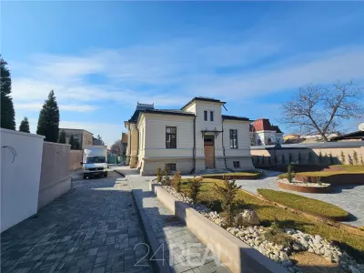 Vila Piata Unirii deosebita - Craiova