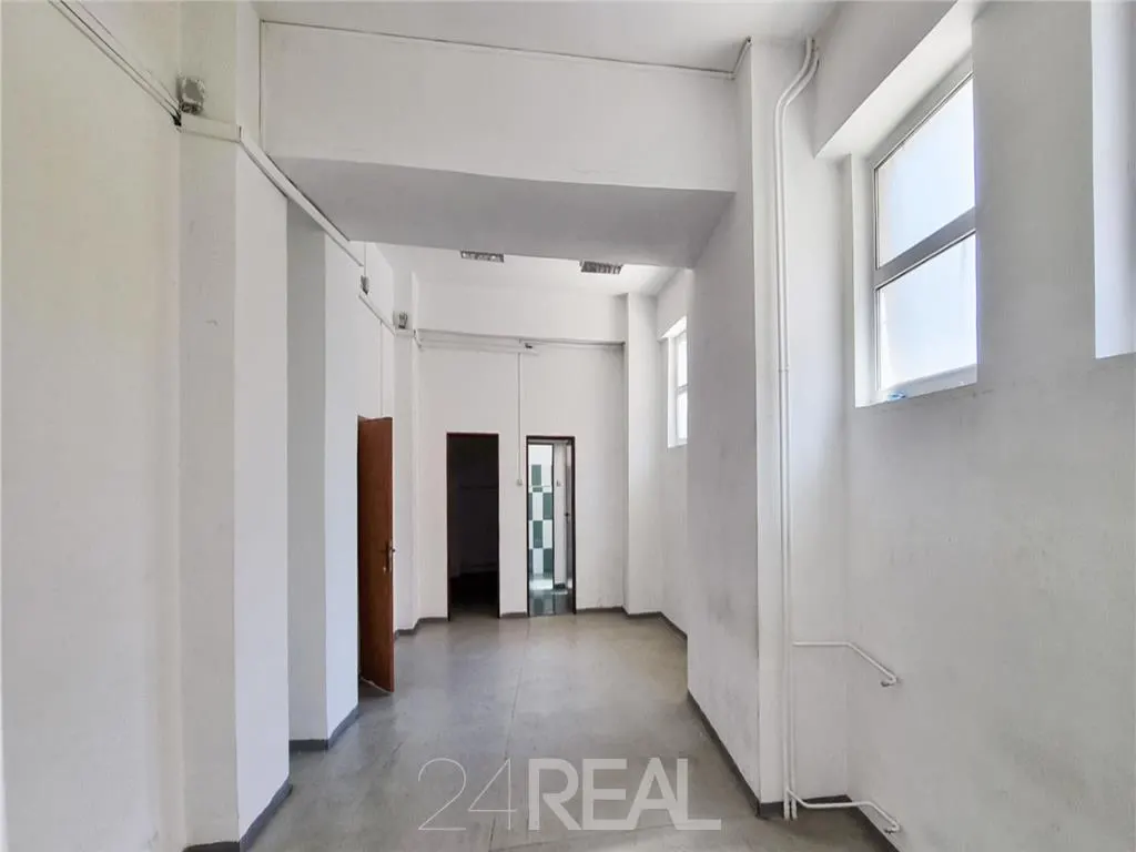 Spatiu comercial stradal Calea Crangasi - foto 2