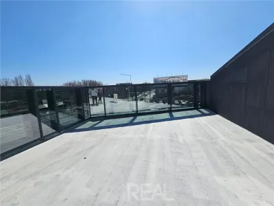 Spatiu comercial/retail in Otopeni - ideal Showroom + depozitare - foto 5
