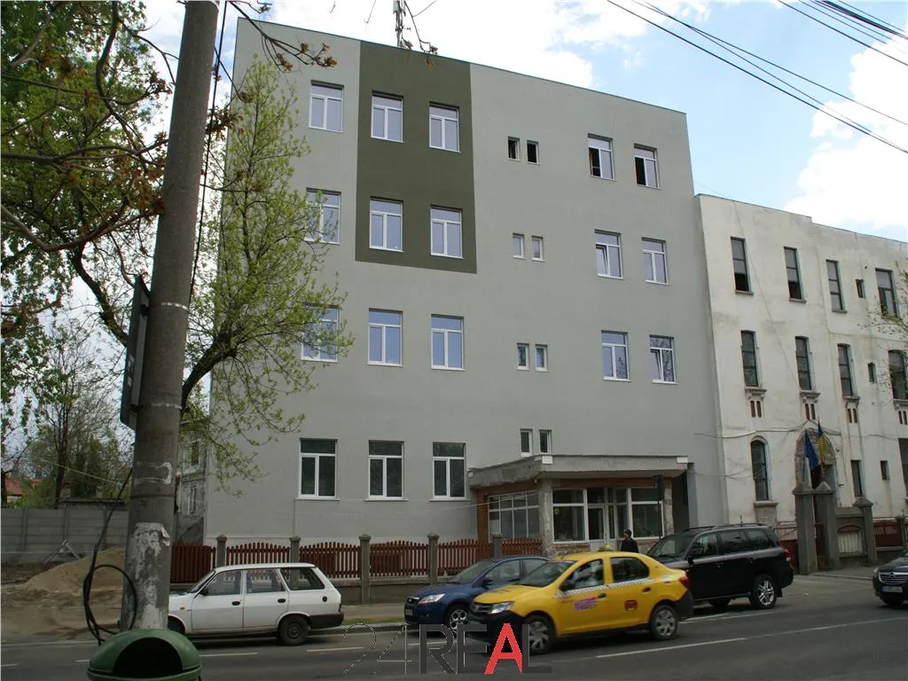 Cladire de birouri de vanzare - foto 2