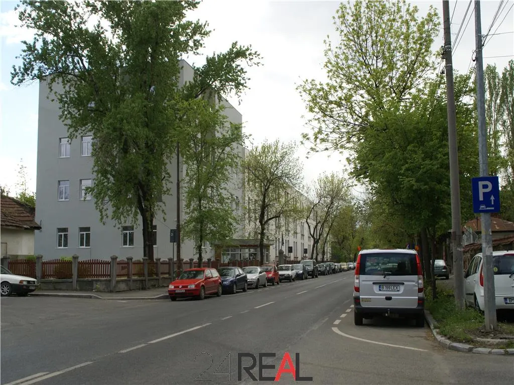 Cladire de birouri de vanzare - foto 4