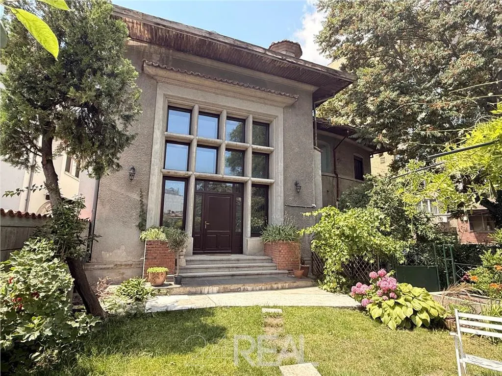 Vila superba in centrul frumos al Bucurestiului - foto 16