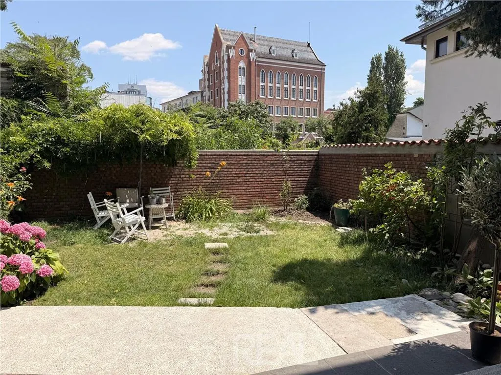 Vila superba in centrul frumos al Bucurestiului - foto 18