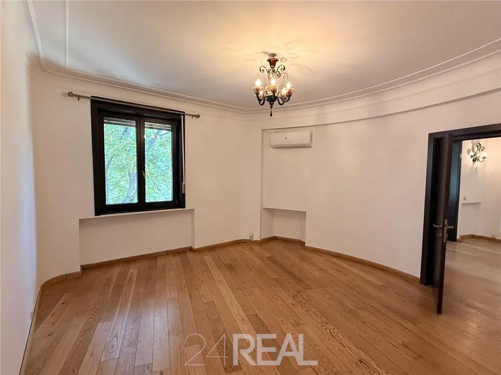 Vila superba in centrul frumos al Bucurestiului - foto 3