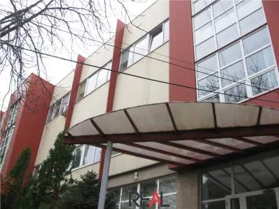 Vanzare cladire de  birouri in zona linistita - foto 2
