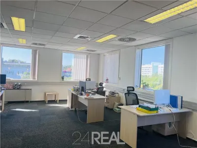 Inchiriere Spatii Comerciale de la 30 mp - foto 12