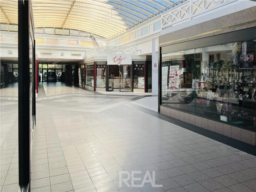 Inchiriere Spatii Comerciale de la 30 mp - foto 24