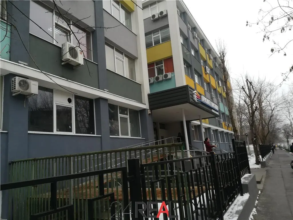 Cladire de birouri de vanzare in zona Crangasi - foto 22