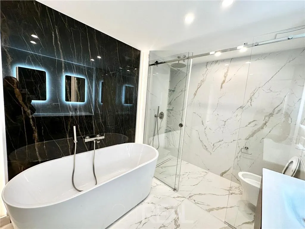 Apartament 4 camere decomandat in Ansamblul Washington” - foto 18