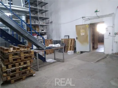Spatiu depozitare - 650 mp - parcare platforma betonat - Bucuresti