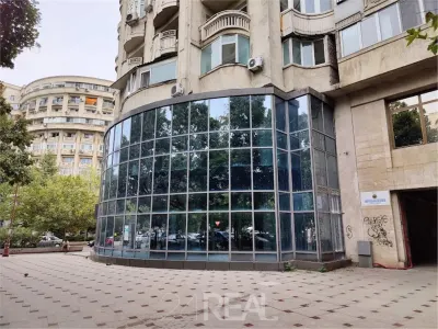 Inchiriere spatiu comercial 600 mp - ideal clinica/showroom - Bucuresti