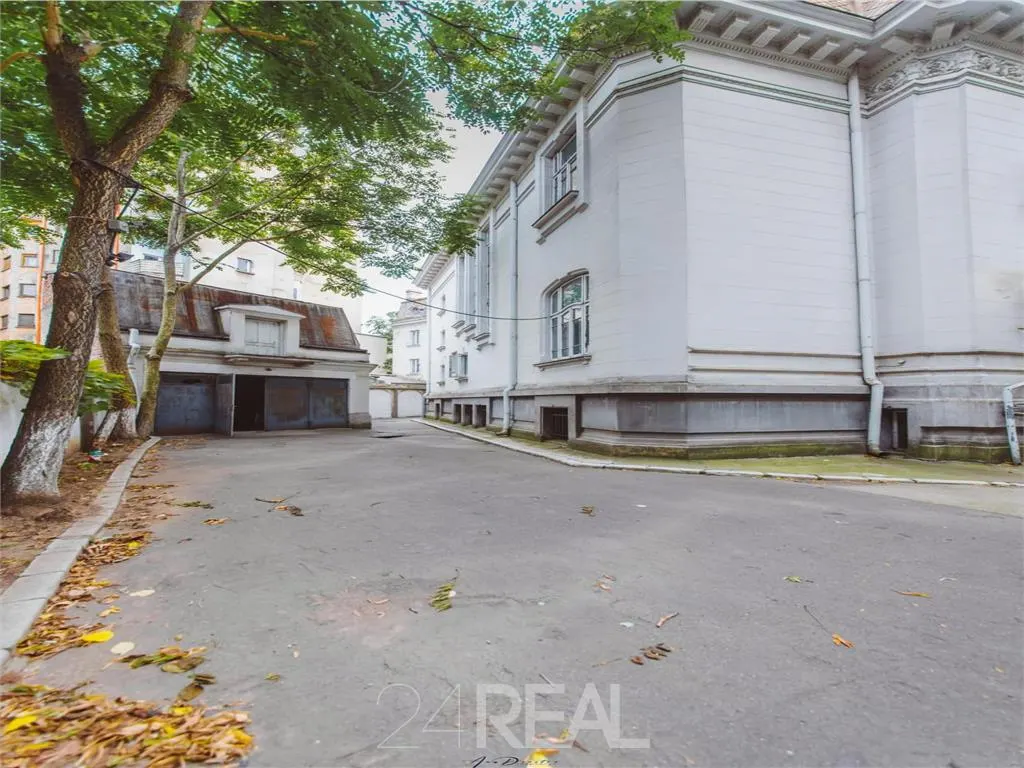 Vanzare vila interbelica in zona stradala, ultracentrala - foto 7