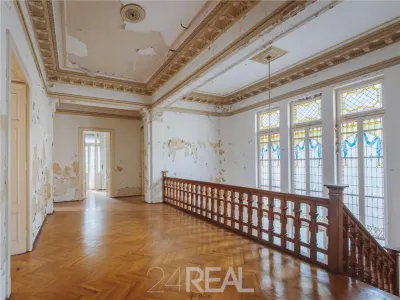 Inchiriere vila interbelica in zona stradala, ultracentrala - foto 3