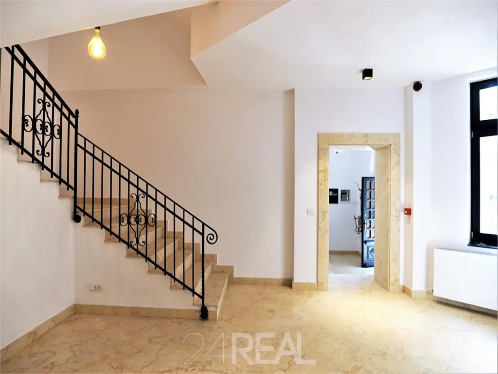 Vila de mari dimensiuni proaspat renovata - de vanzare - foto 4