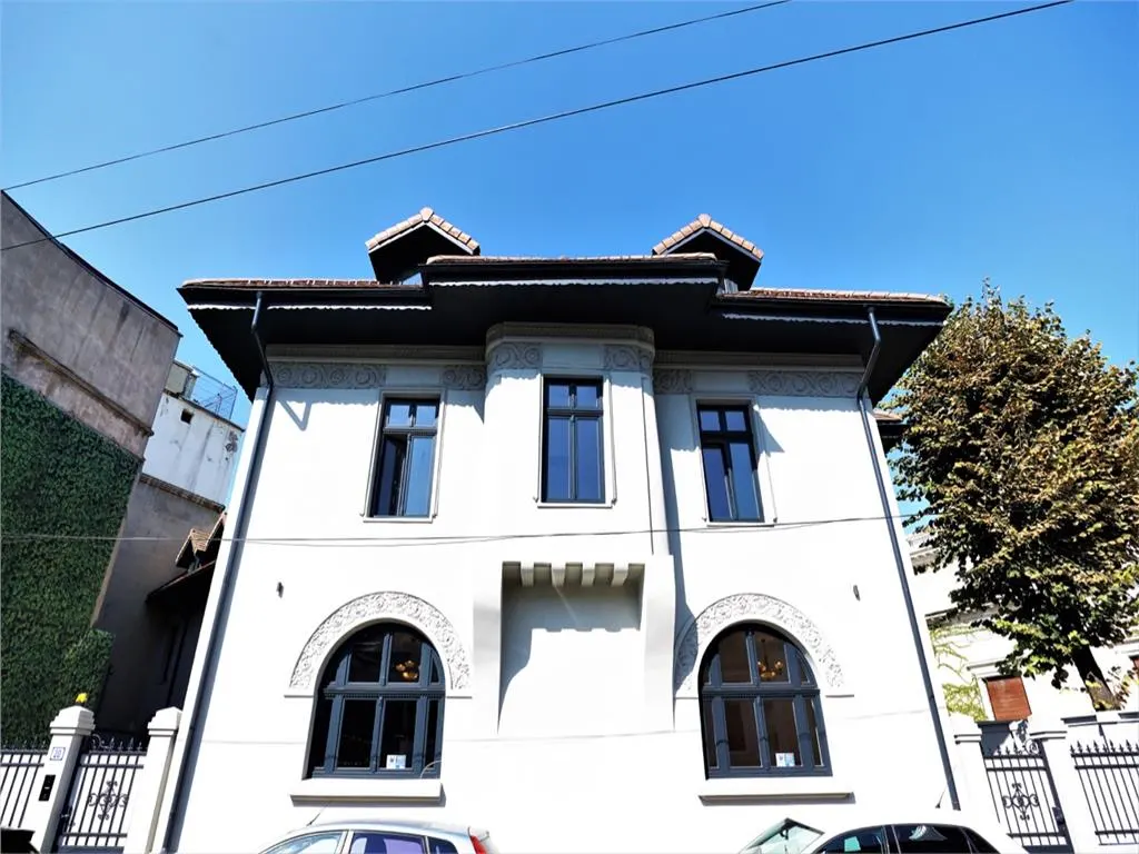 Vila de mari dimensiuni proaspat renovata - de vanzare - foto 7