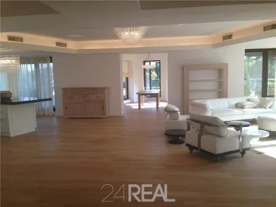 Inchiriere apartament pretabil rezidenta sau birou - foto 2
