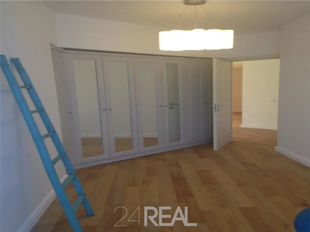 Inchiriere apartament pretabil rezidenta sau birou - foto 6