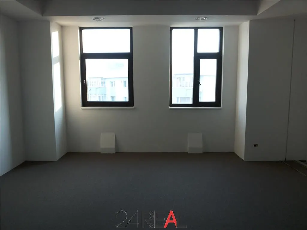Spatii de birouri de vanzare in cladire unica - foto 13