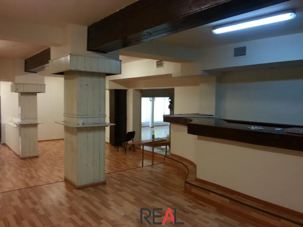 Vanzare cladire pretabila restaurant sau birouri - foto 4