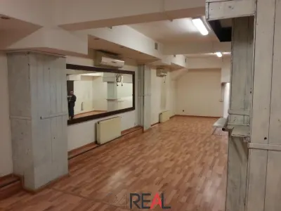Cladire de 650 utili + 120 mp curte pretabila restaurant sau birouri - foto 3