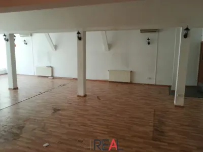 Cladire de 650 utili + 120 mp curte pretabila restaurant sau birouri - foto 7