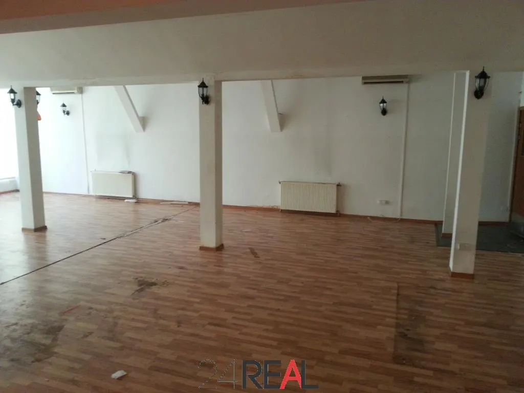 Cladire de 650 utili + 120 mp curte pretabila restaurant sau birouri - foto 7