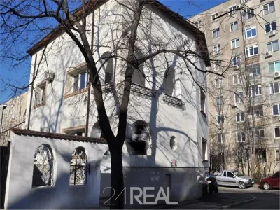 Vila moderna de inchiriat - 250 mp + 100 mp curte-Podul Grant - Bucuresti
