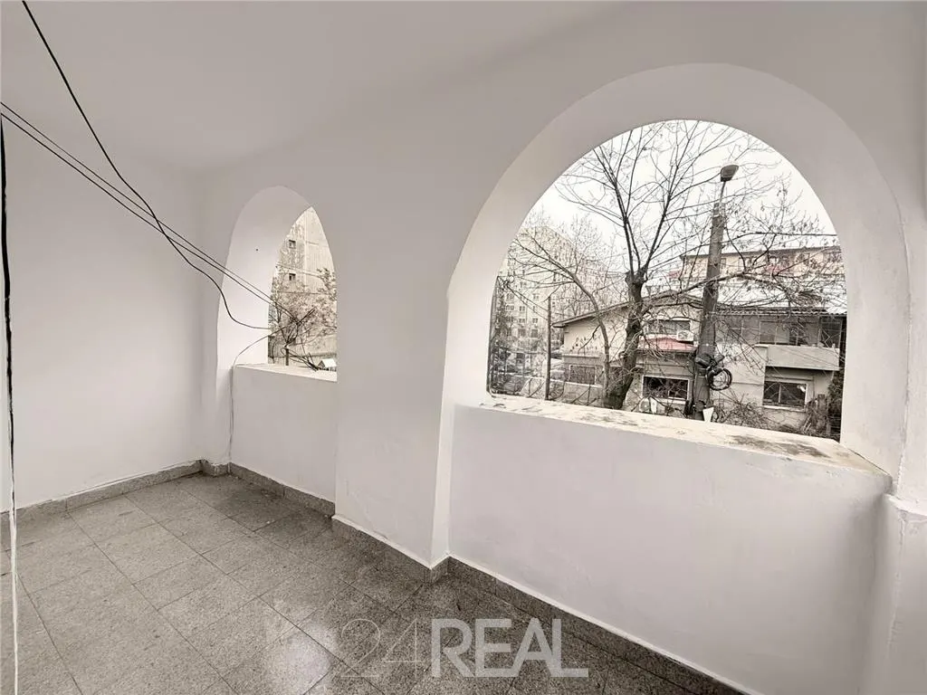 Vila moderna de inchiriat - 250 mp + 100 mp curte-Podul Grant - foto 2