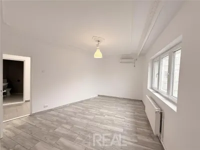 Vila moderna de inchiriat - 250 mp + 100 mp curte-Podul Grant - foto 6