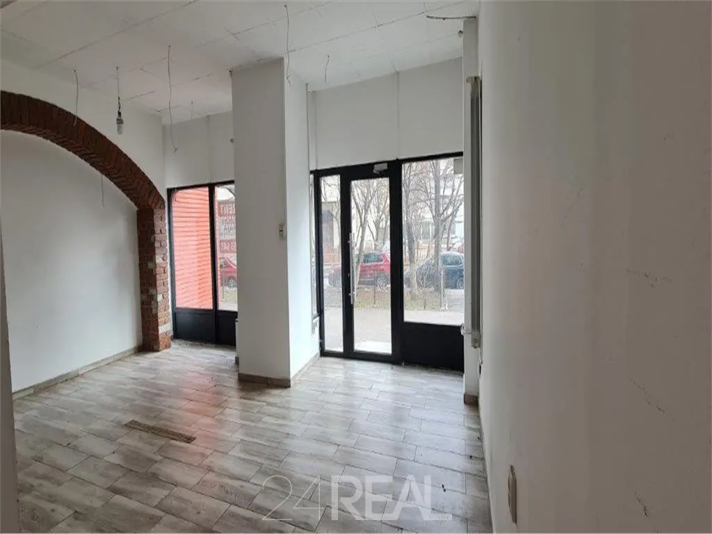 Vanzare spatiu comercial 68 mp - foto 2