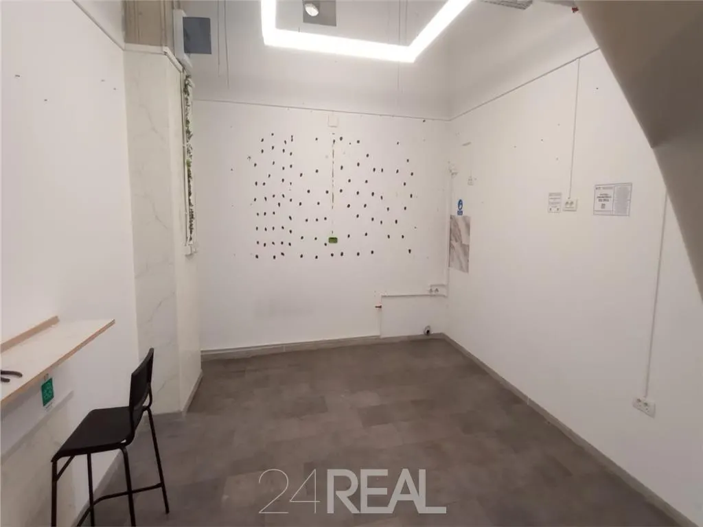Spatii cu vad comercial si standuri - zona Piata Sudului - foto 7