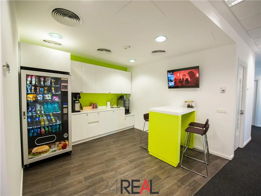 Birouri de inchiriat - servicii incluse - aproape de Marriott - foto 6
