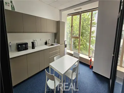 Spatii de birouri langa metrou Aurel Vlaicu - 70 mp si 128 mp - foto 6