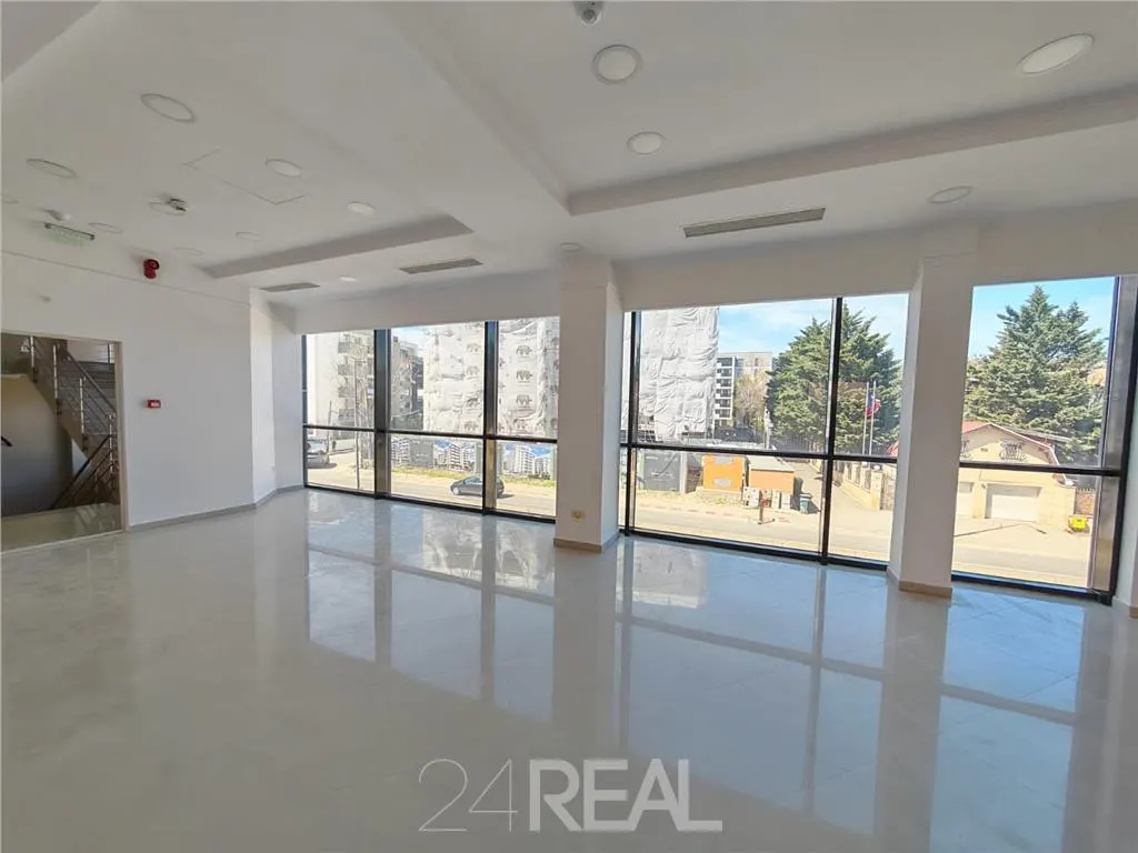 Spatiu comercial pretabil showroom/retail in Pipera - foto 2