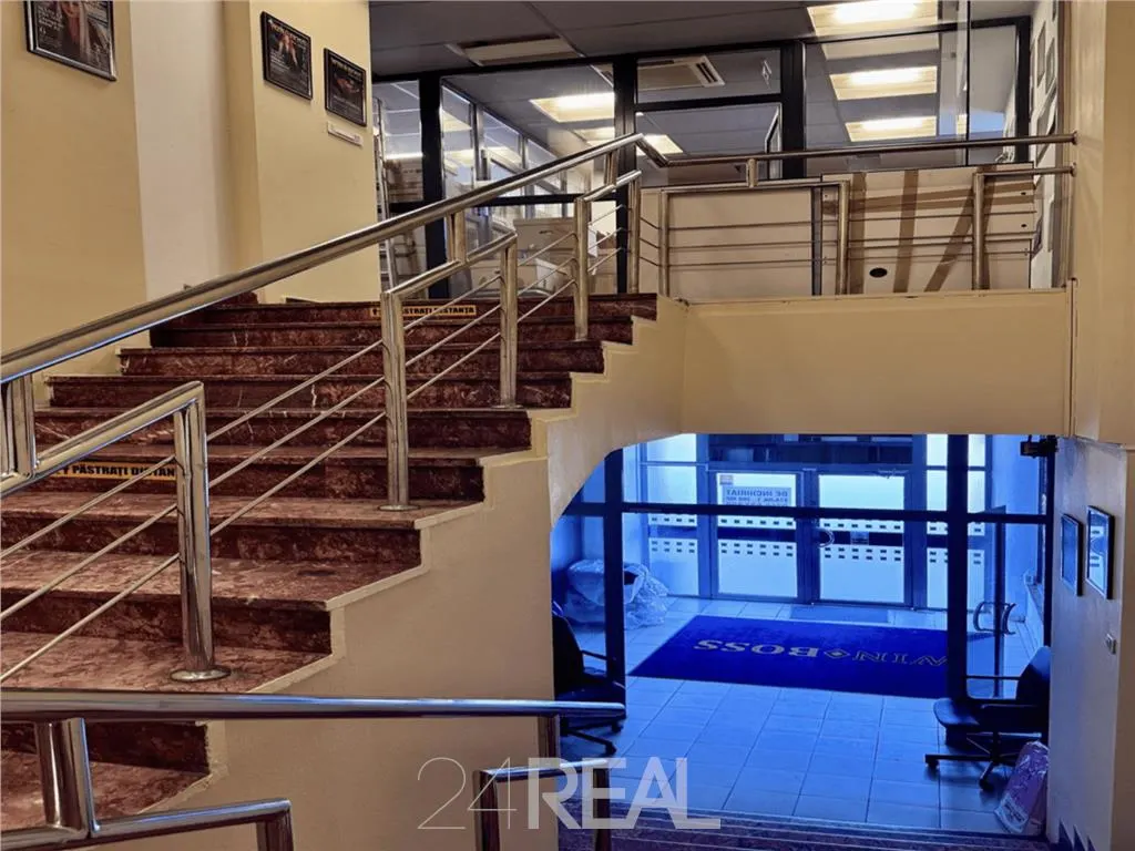 Spatiu comercial de inchiriat in zona Magheru langa McDonald''s - foto 8