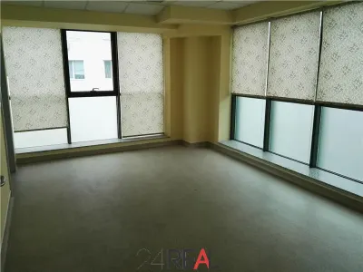 Vanzare cladire pe etaje - pretabil clinica, spital - foto 7