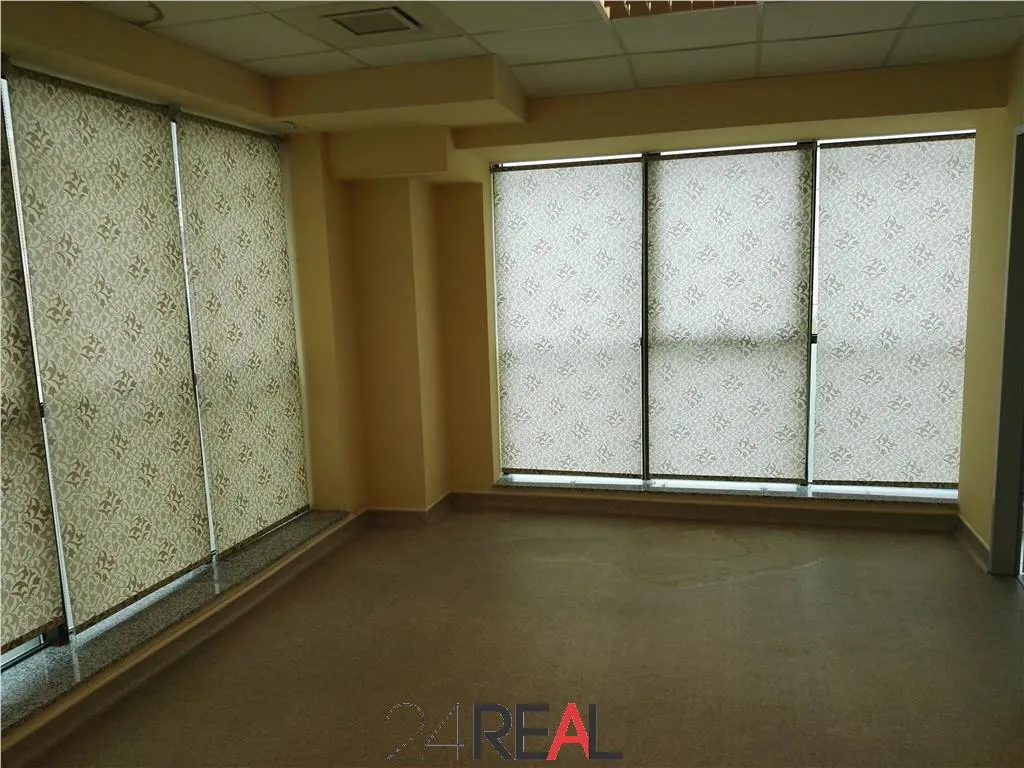 Vanzare cladire pe etaje - pretabil clinica, spital - foto 8