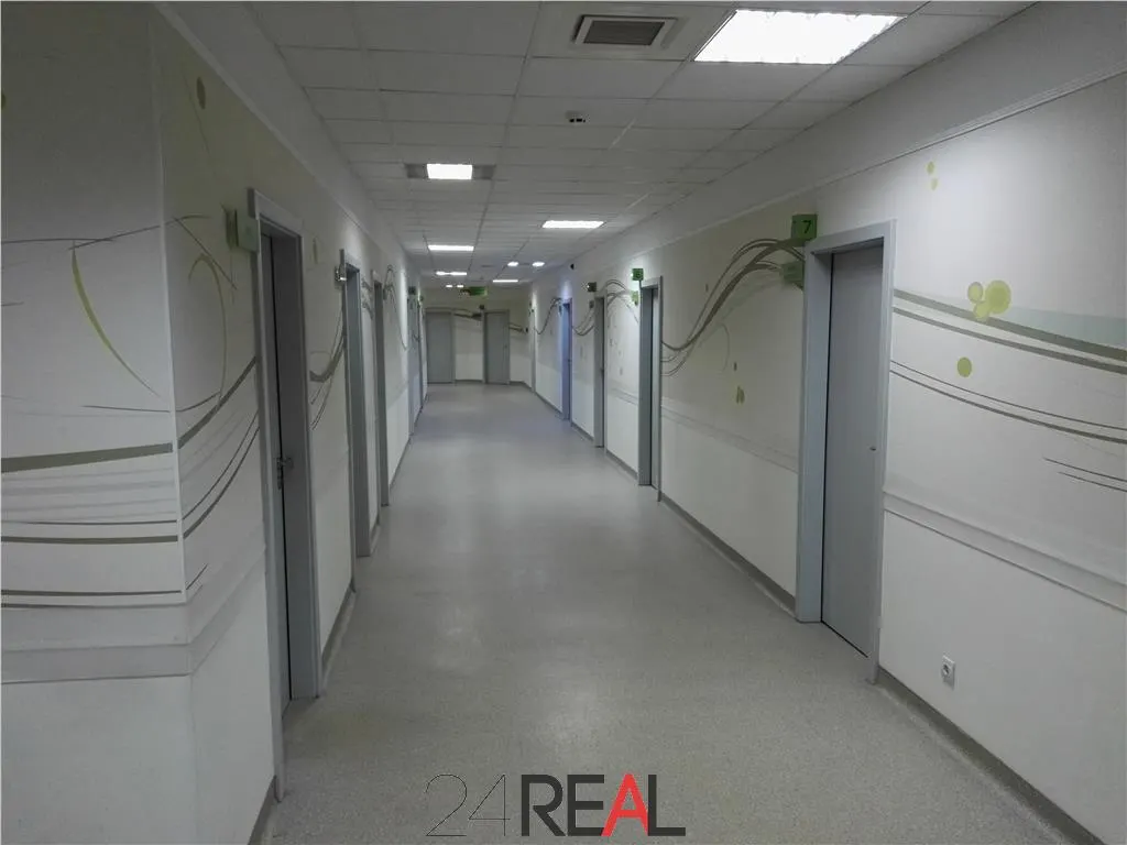 Vanzare cladire pe etaje - pretabil clinica, spital - foto 10
