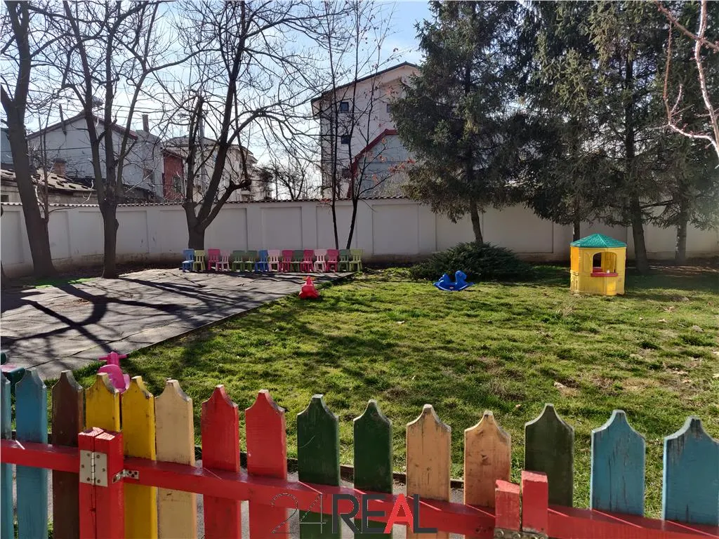 Vila de vanzare pretabila pentru rezidenta/birouri/gradinita - foto 5
