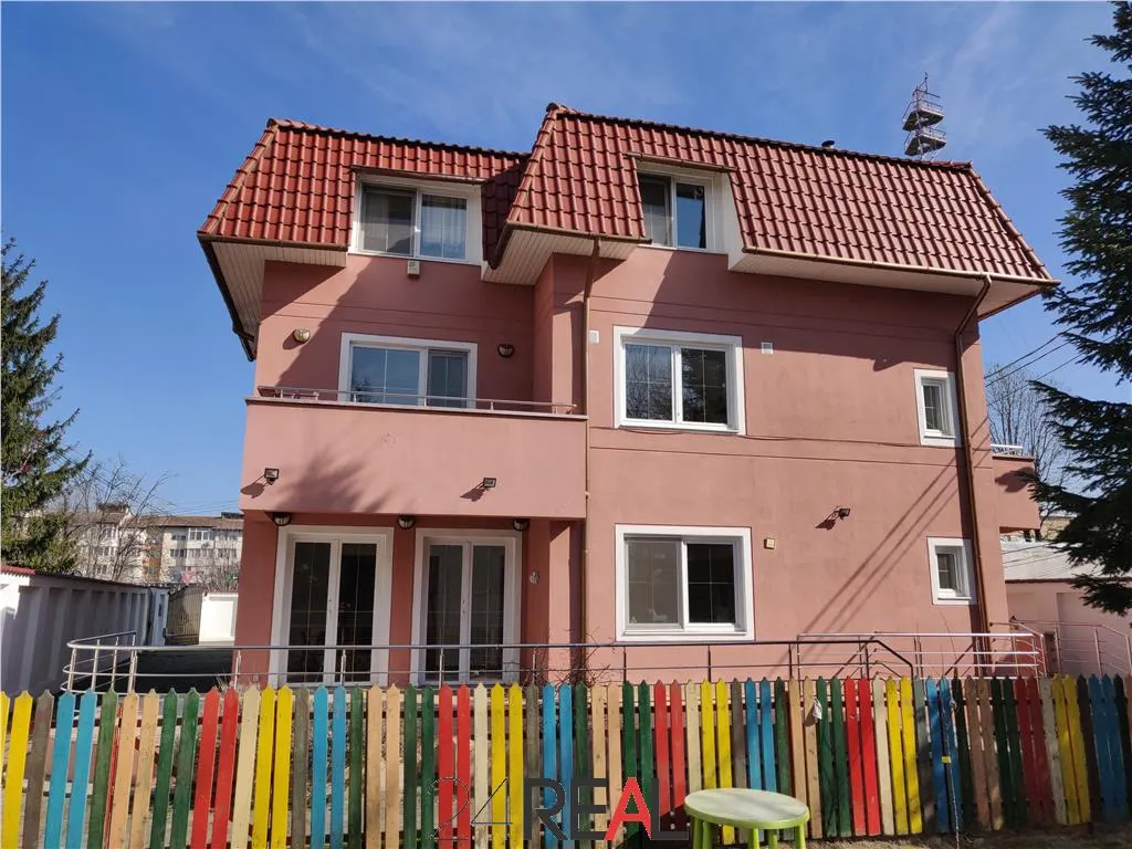 Vila de vanzare pretabila pentru rezidenta/birouri/gradinita - foto 6