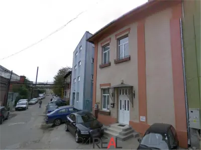 Cladire de vanzare - foto 2